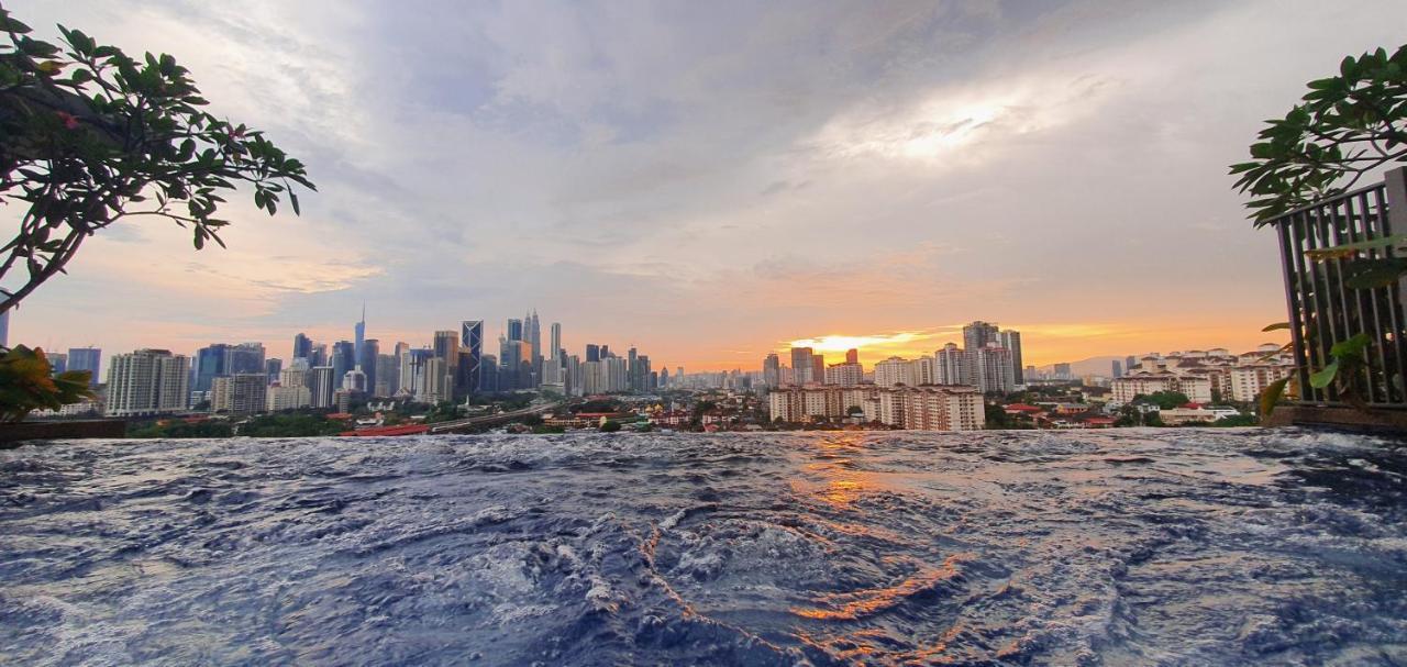 Studio Near Klcc And Lrt With Superb View クアラルンプール エクステリア 写真